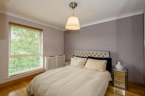 25 Challacombe, Southend-on-sea, SS1 3TY