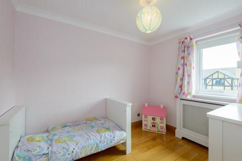 25 Challacombe, Southend-on-sea, SS1 3TY