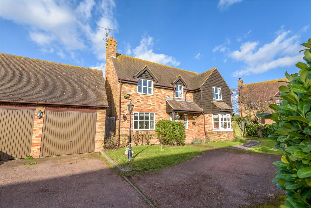 Home Farm Close, Great Wakering, Essex, SS3 4 bed detached house £650,000