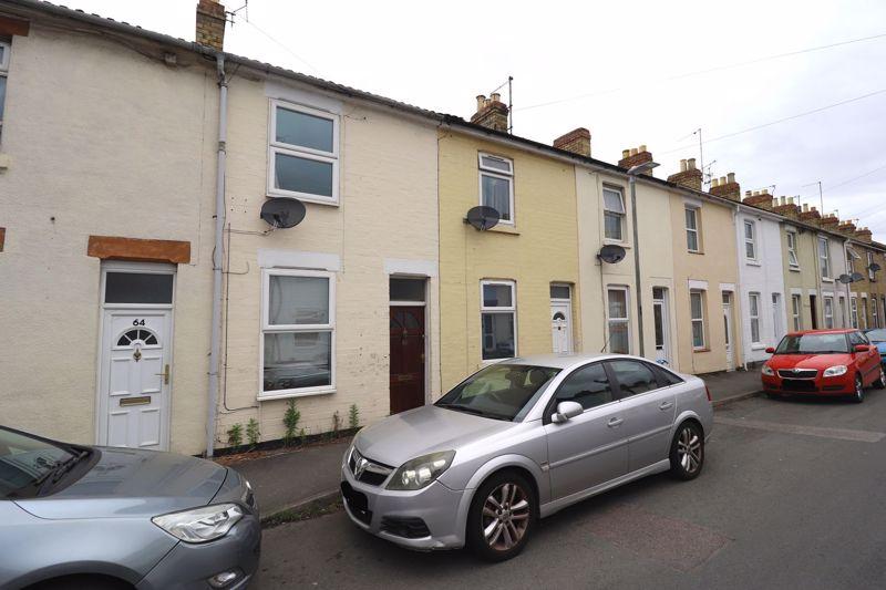 Stanley Road, Gloucester 2 bed detached house £800 pcm (£185 pw)