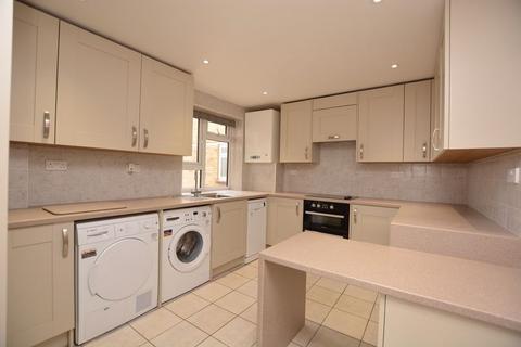 3 bedroom apartment to rent, Uxbridge Road, Hatch End