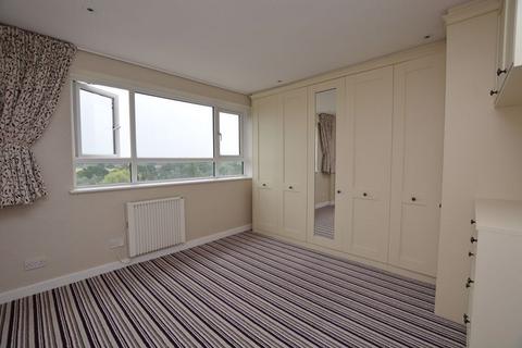 3 bedroom apartment to rent, Uxbridge Road, Hatch End