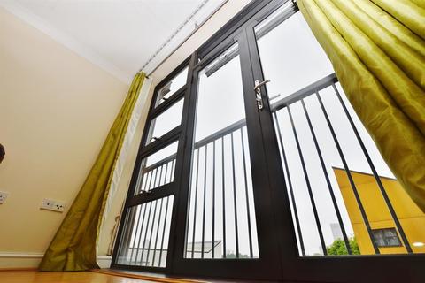 144 Maltings Close, London, E3 3TD