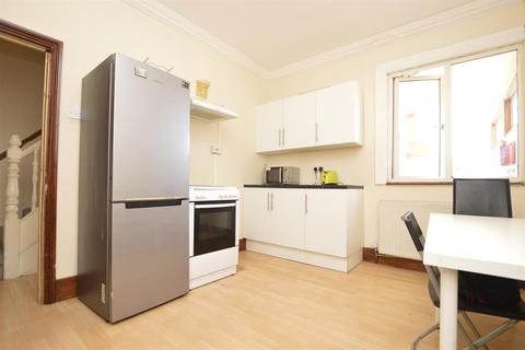 28 Redclyffe Road, London, E6 1DS