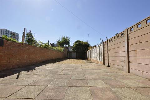 28 Redclyffe Road, London, E6 1DS