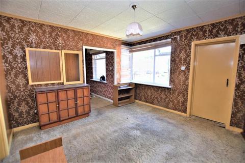 28 Grantham Gardens, Chadwell Heath, Romford, RM6 6HJ