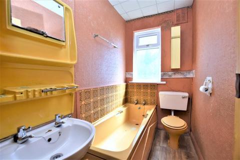 28 Grantham Gardens, Chadwell Heath, Romford, RM6 6HJ