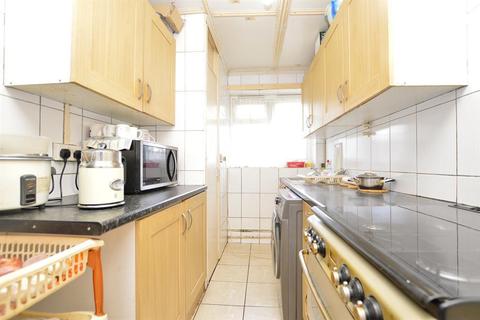 34 Ayres Close, London, E13 8BN
