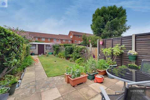 97 Roxy Avenue, Romford, RM6 4AZ