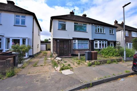 17 Warren Terrace, Romford, RM6 5SB