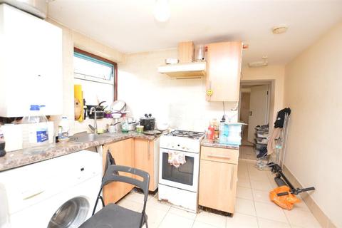 82 Portway, London, E15 3QJ