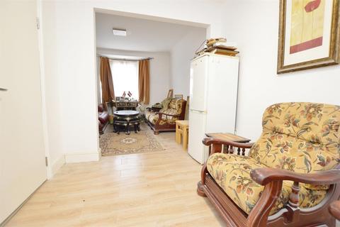 668 Barking Road, Plaistow, London, E13 9JY
