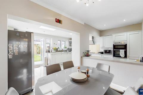 5 Montpelier Gardens, Romford, RM6 4EJ