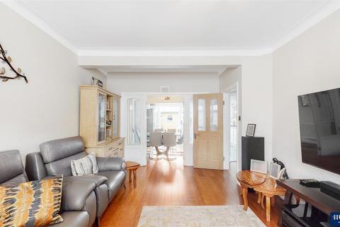 5 Montpelier Gardens, Romford, RM6 4EJ
