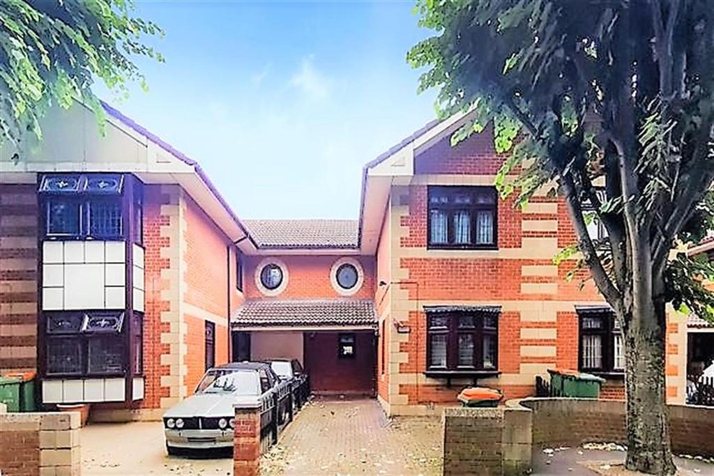 Eisenhower Drive E6 5JW 3 bed terraced house for sale £550,000
