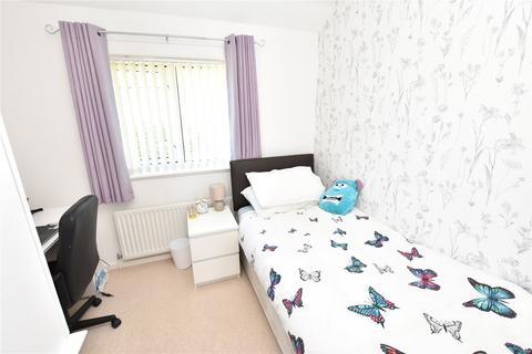2 Barncroft Mount, Leeds, LS14 1BE