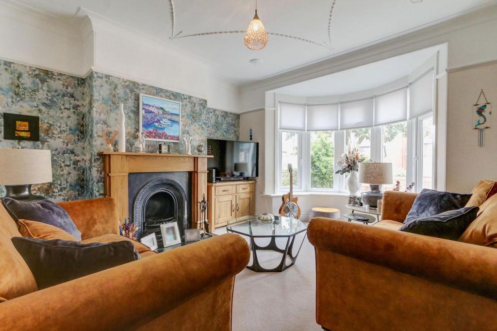 Holystone Avenue, Whitley Bay 4 bed semidetached house £495,000