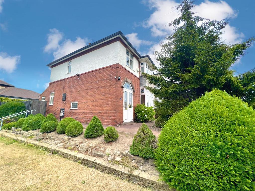 The Brow, Rotherham 3 bed semidetached house £925 pcm (£213 pw)