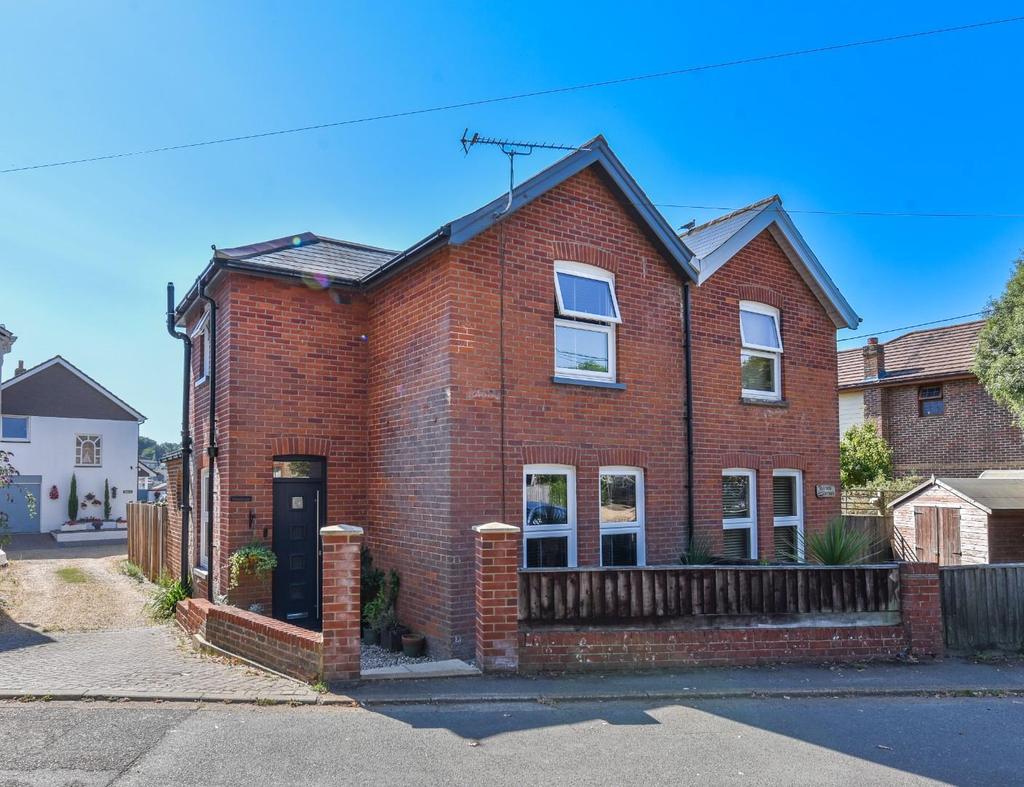New Road, Wootton Bridge, Ryde 3 bed semidetached house £475,000