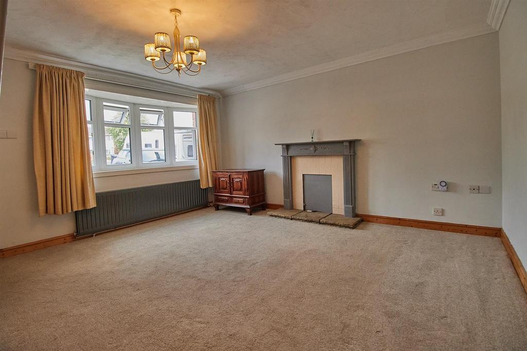 Clifton Way, Hinckley 3 bed semidetached house £240,000