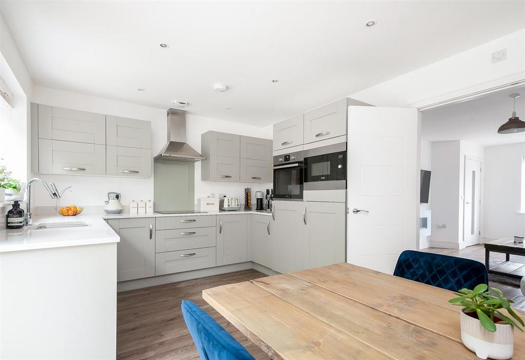 Kingswood Green, Lapworth, Solihull 2 bed semidetached house £425,000