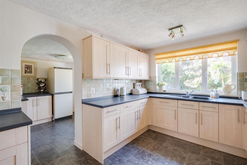 Willowbank Road, Knowle, Solihull 4 bed detached house £625,000