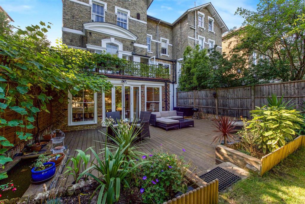 St Margarets Road, St Margarets 2 bed £730,000