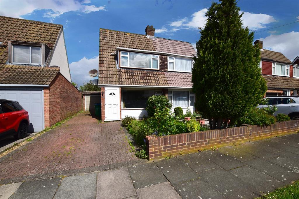 Ringwood Way, Hampton Hill 2 bed semidetached house £589,950