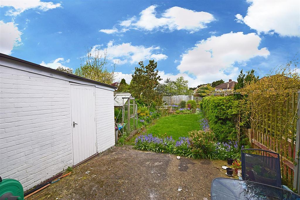 Ringwood Way, Hampton Hill 2 bed semidetached house £589,950