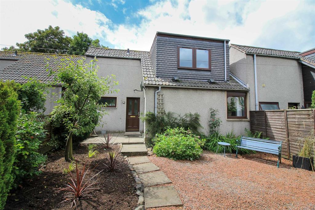 Douglas Court, Denholm, Hawick 3 bed terraced house £600 pcm (£138 pw)