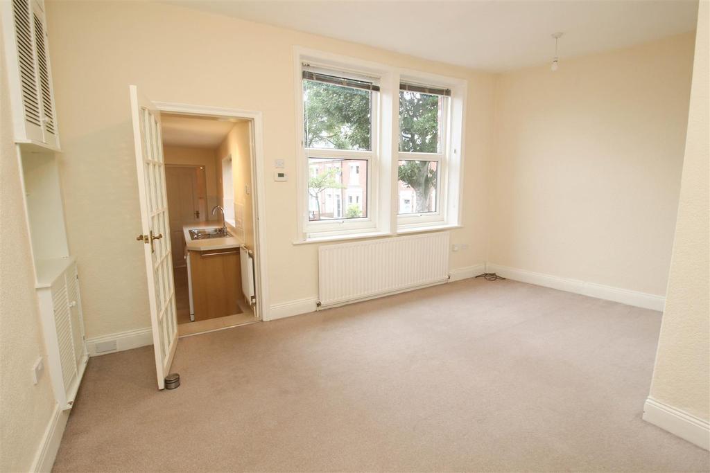 Birtley Avenue, Tynemouth 2 bed property £775 pcm (£179 pw)