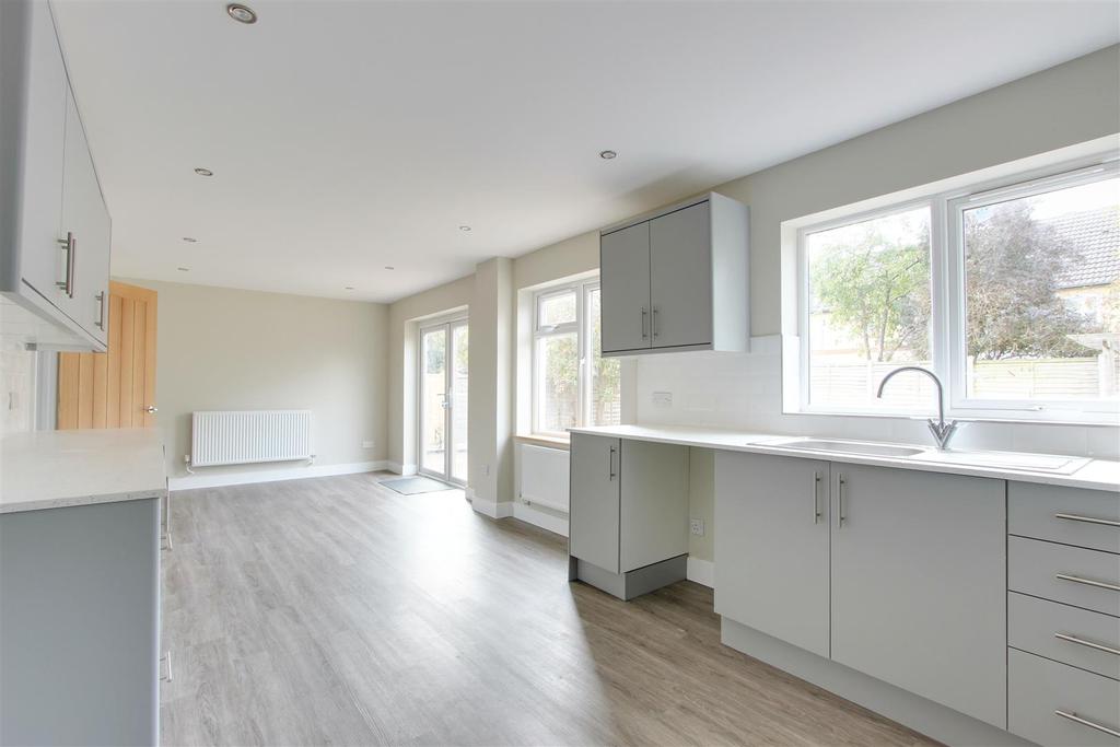 Cheddington Road, Pitstone 4 bed detached house for sale £675,000
