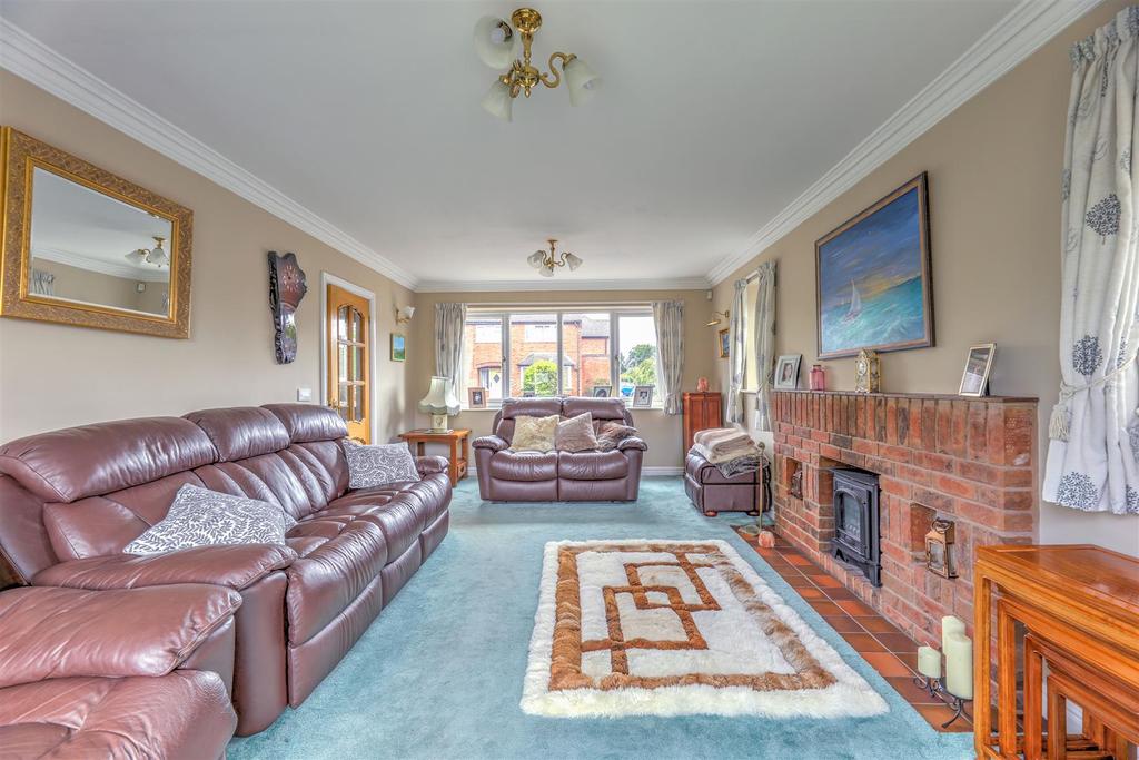 Claverdon Close, Solihull 3 bed detached house £735,000