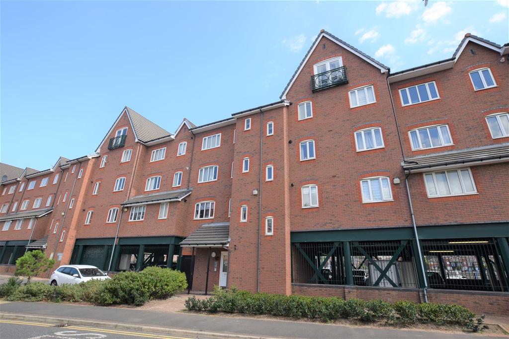 South Ferry Quay, Liverpool 2 bed apartment £900 pcm (£208 pw)