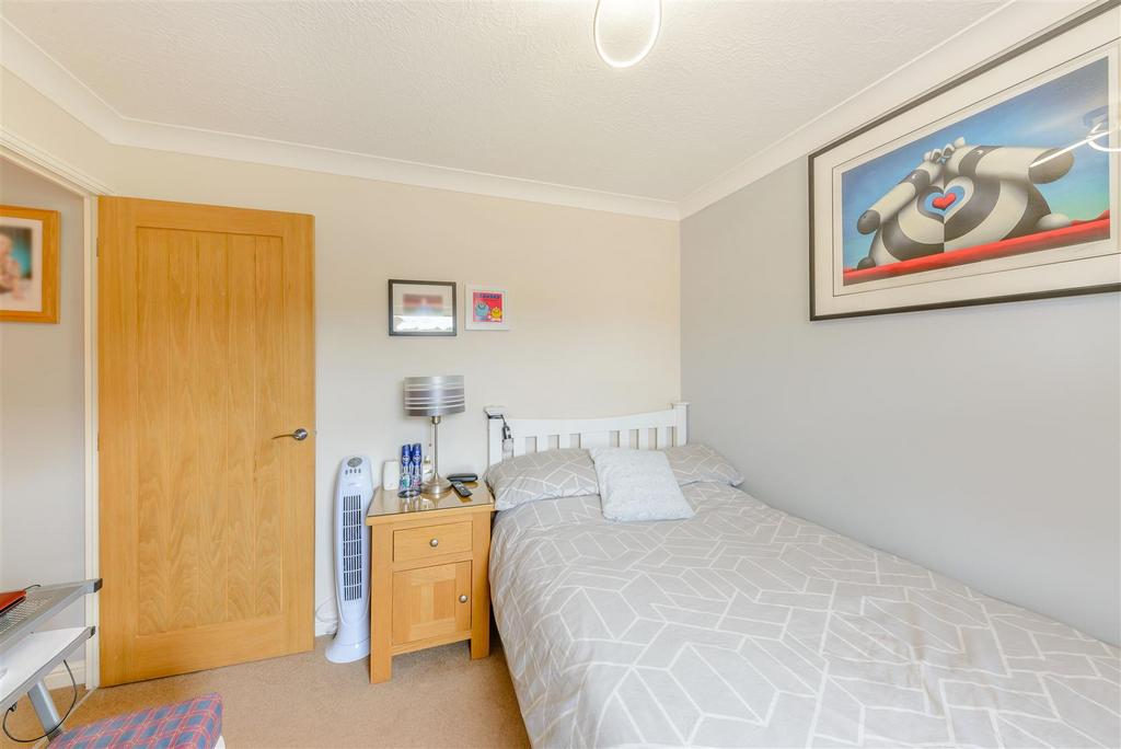 8517131-interior19.jpg