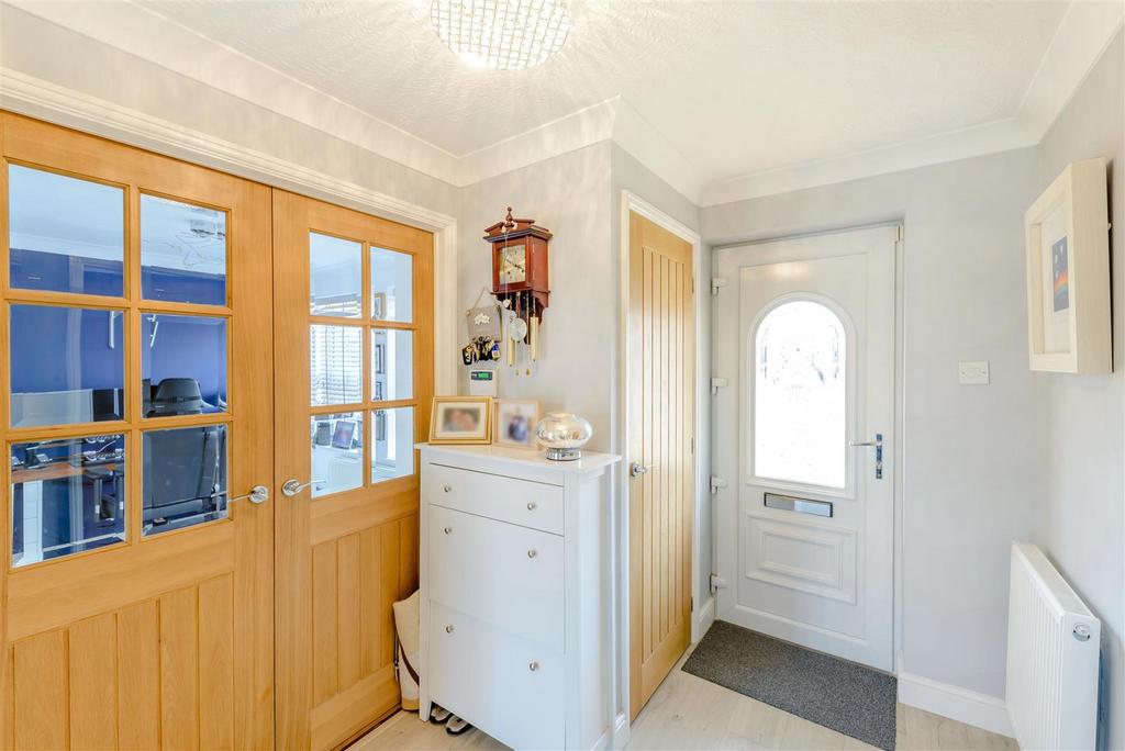 8517131-interior10.jpg