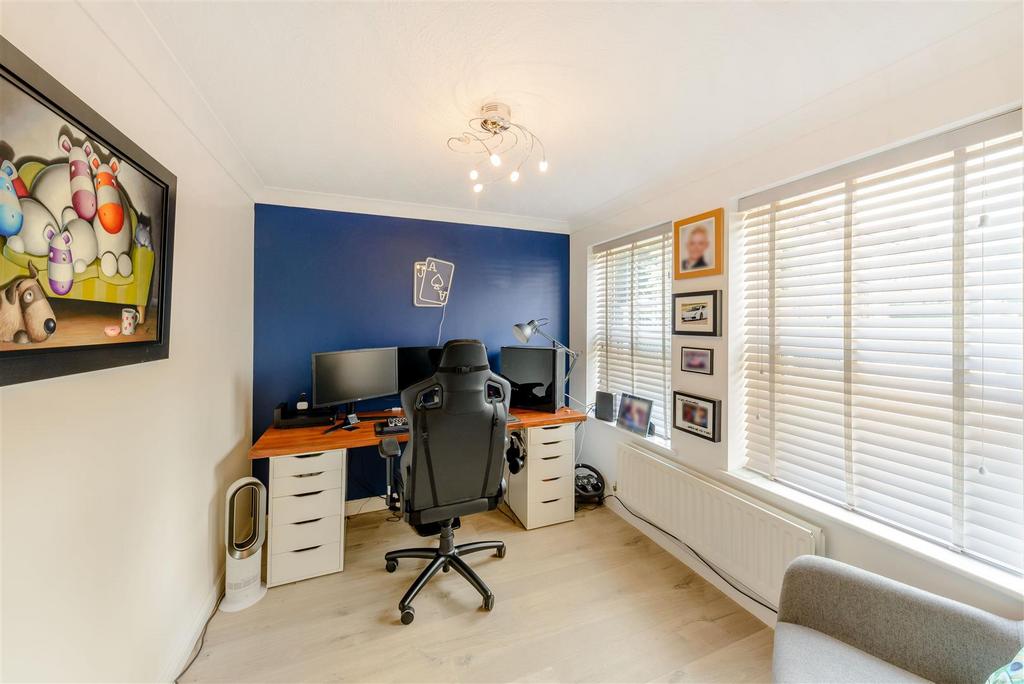 8517131-interior12.jpg