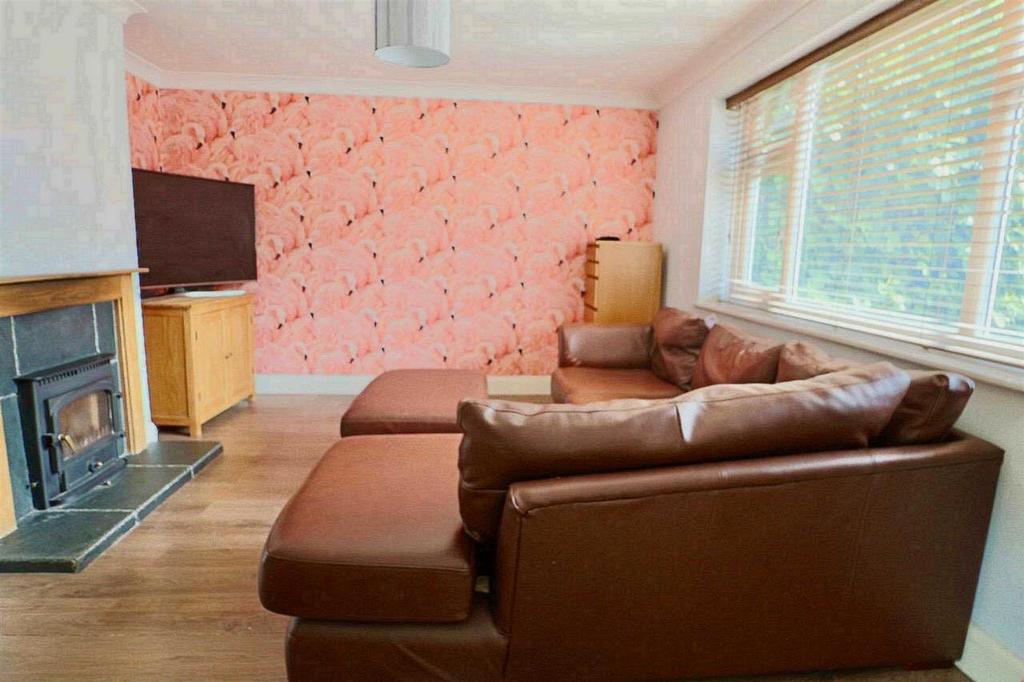 Holt Road, Burbage 3 bed semidetached house for sale £250,000