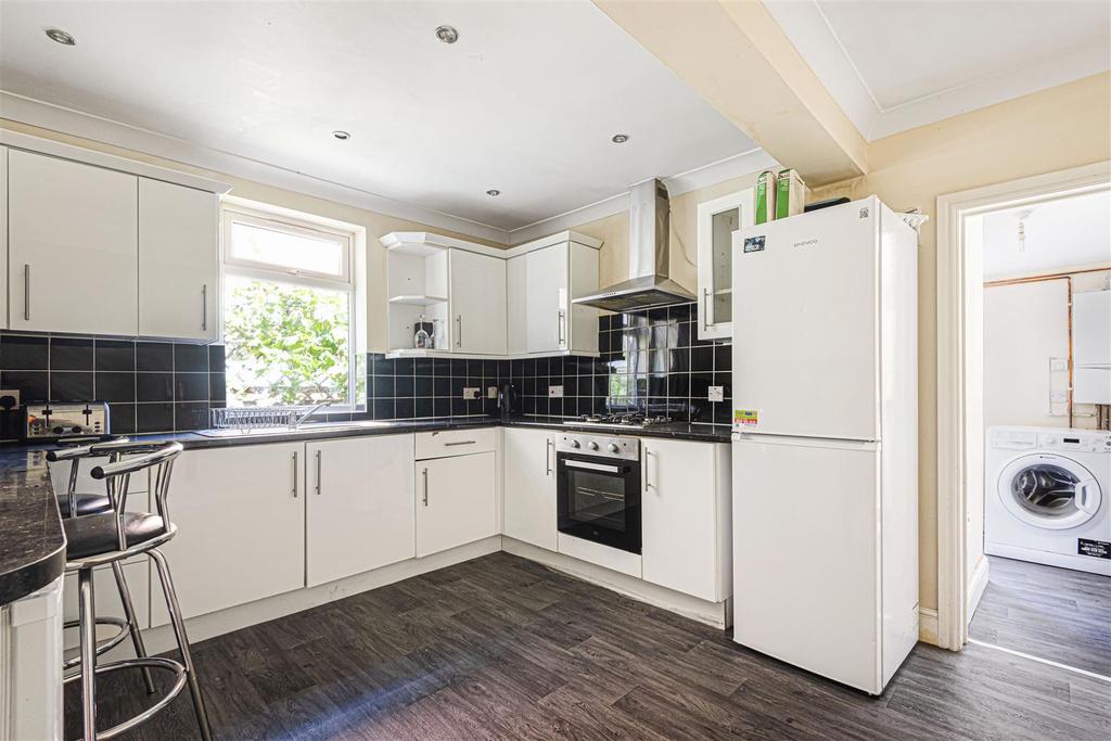 De Beauvoir Road, Reading 5 bed terraced house £425,000