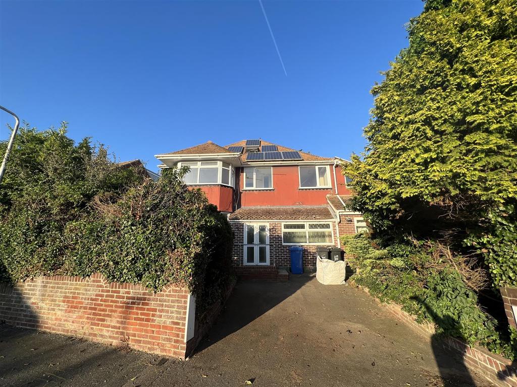 Goodwin Road, Ramsgate 7 bed detached house £1,600 pcm (£369 pw)