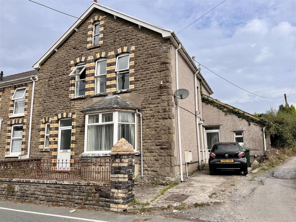 Llandeilo Road, Upper Brynamman... 4 bed semidetached house £210,000