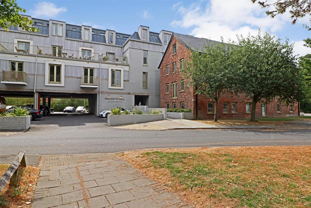 Mill Bay Lane, Horsham 1 bed flat for sale £249,950