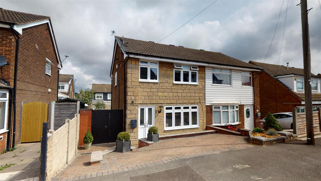 Newlyn Grove, St. Helens WA11 9 3 bed semidetached house £175,000