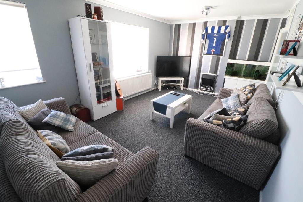 Cobden Avenue, Leamington Spa 2 bed semidetached bungalow £250,000