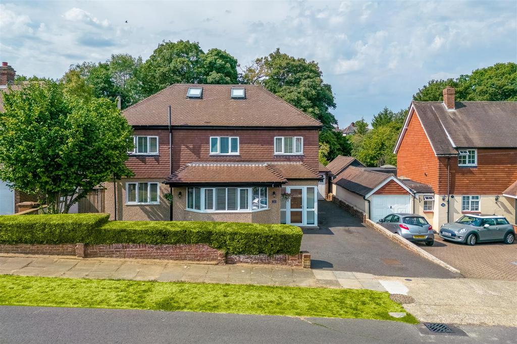 Hillside, Banstead 5 bed detached house £1,150,000