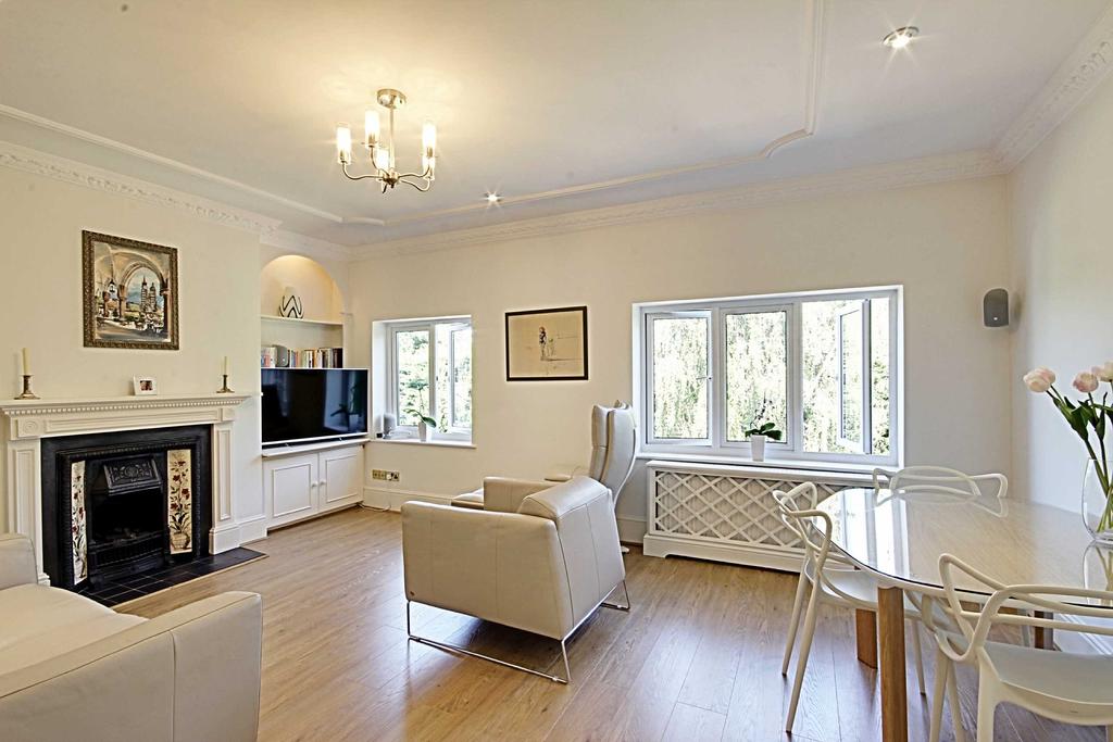 Crescent East, Hadley Wood... 3 bed apartment £2,200 pcm (£508 pw)