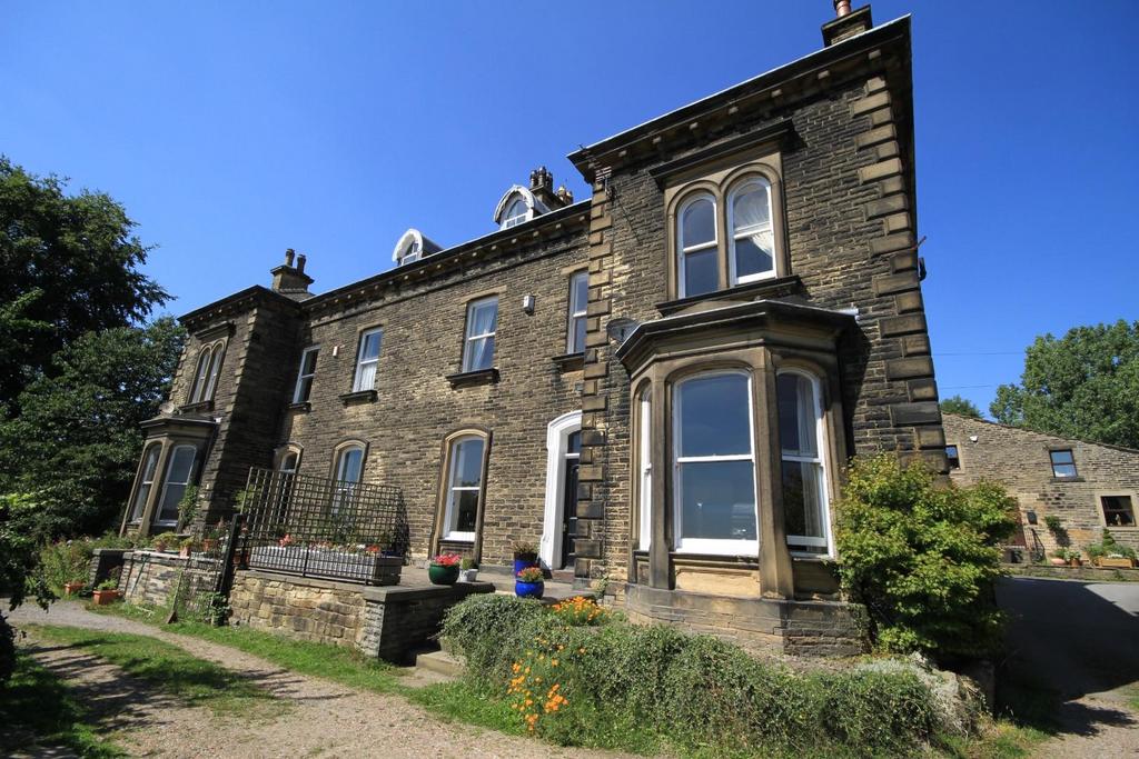 Hodgson Fold, Bolton, BD2 6 bed semidetached house £420,000