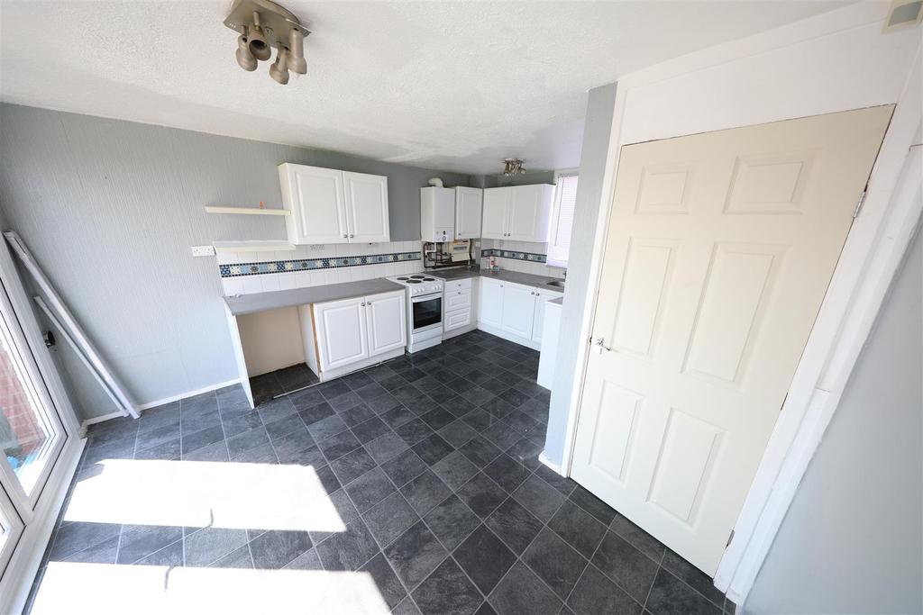 Stroud Crescent West, Bransholme, Hull 3 bed terraced house £550 pcm