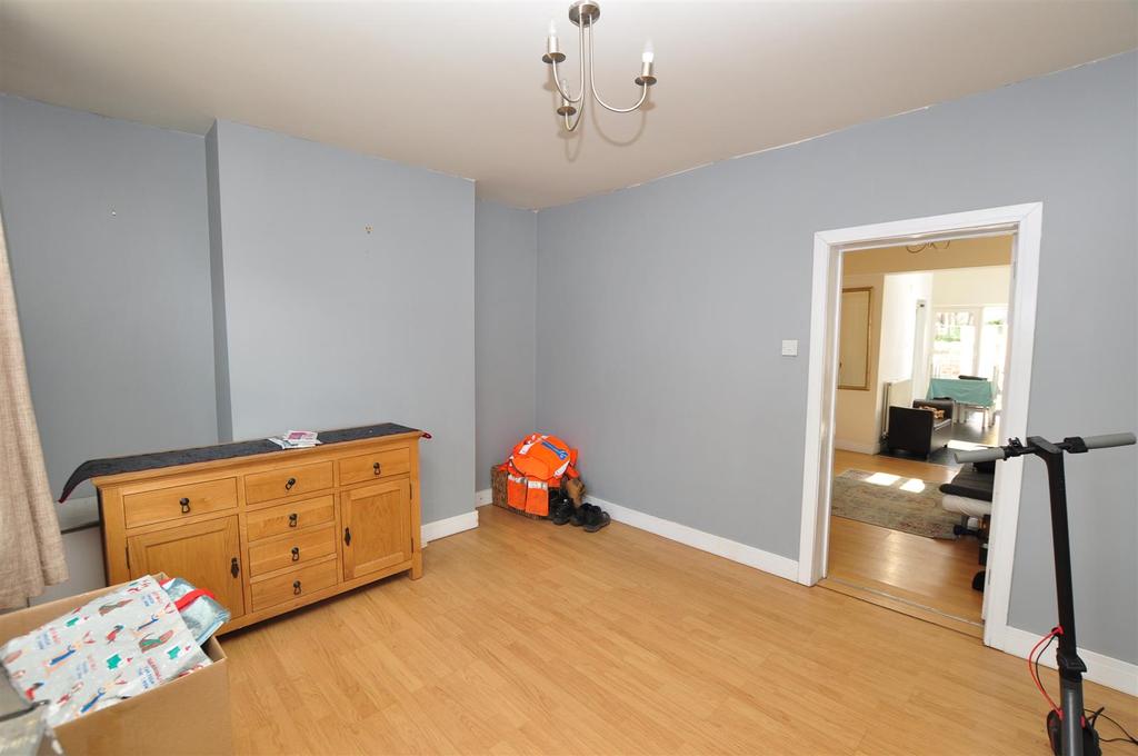 Furlong Lane, Halesowen 3 bed detached house £225,000
