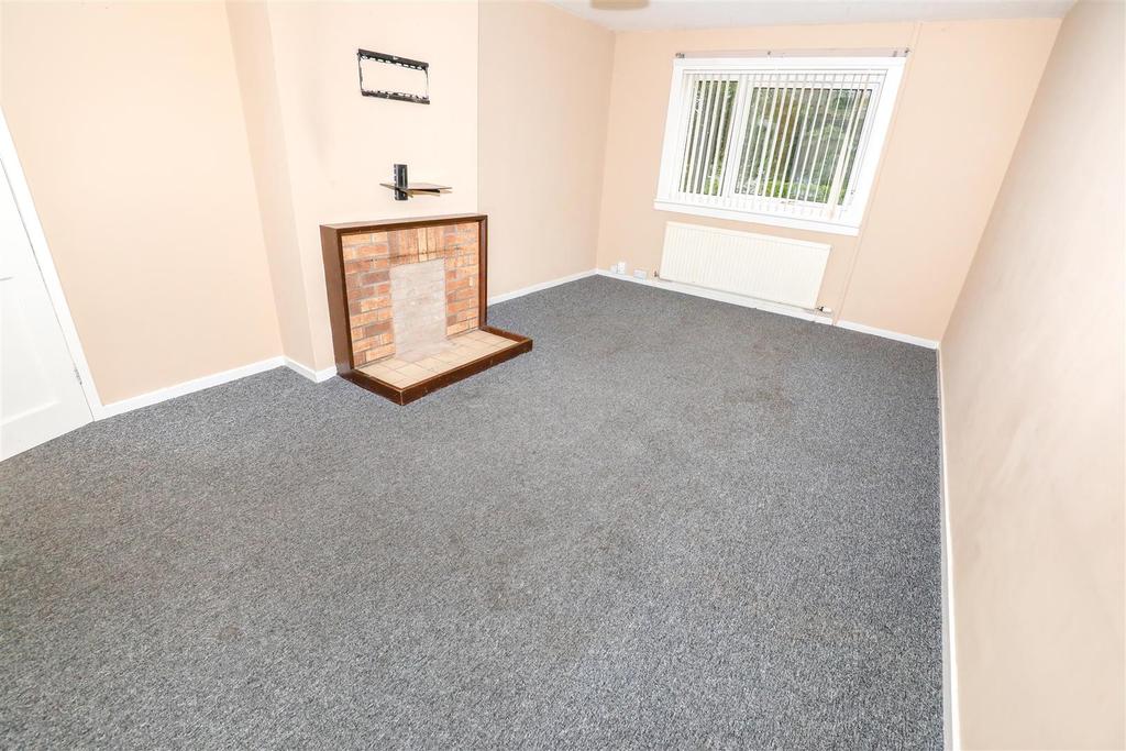 Alexander Road, Glenrothes 3 bed terraced house £84,995